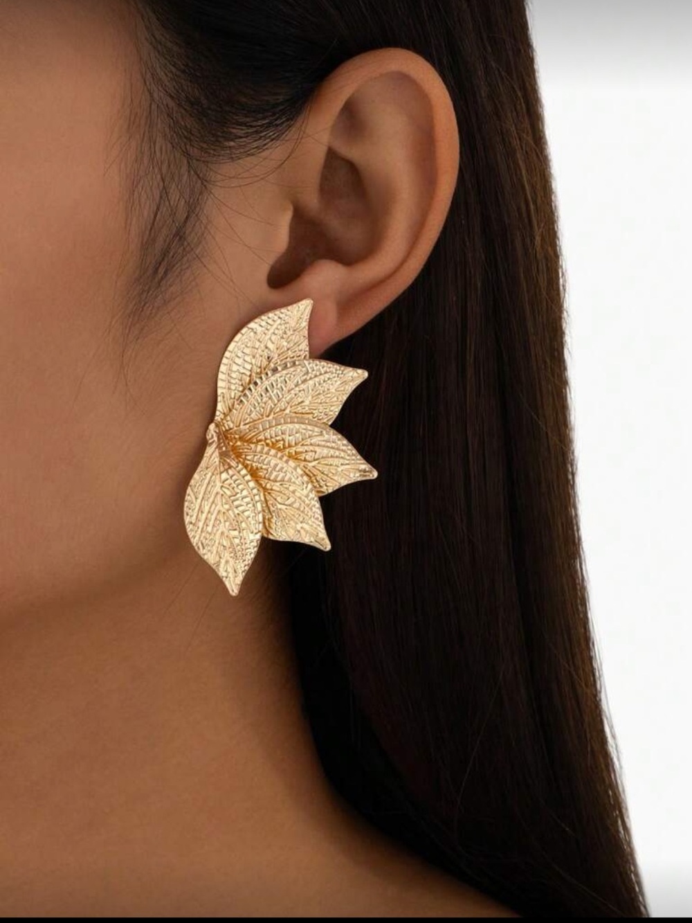 Luxe Gold Leaf Cluster Earrings - Picture 1 of 3